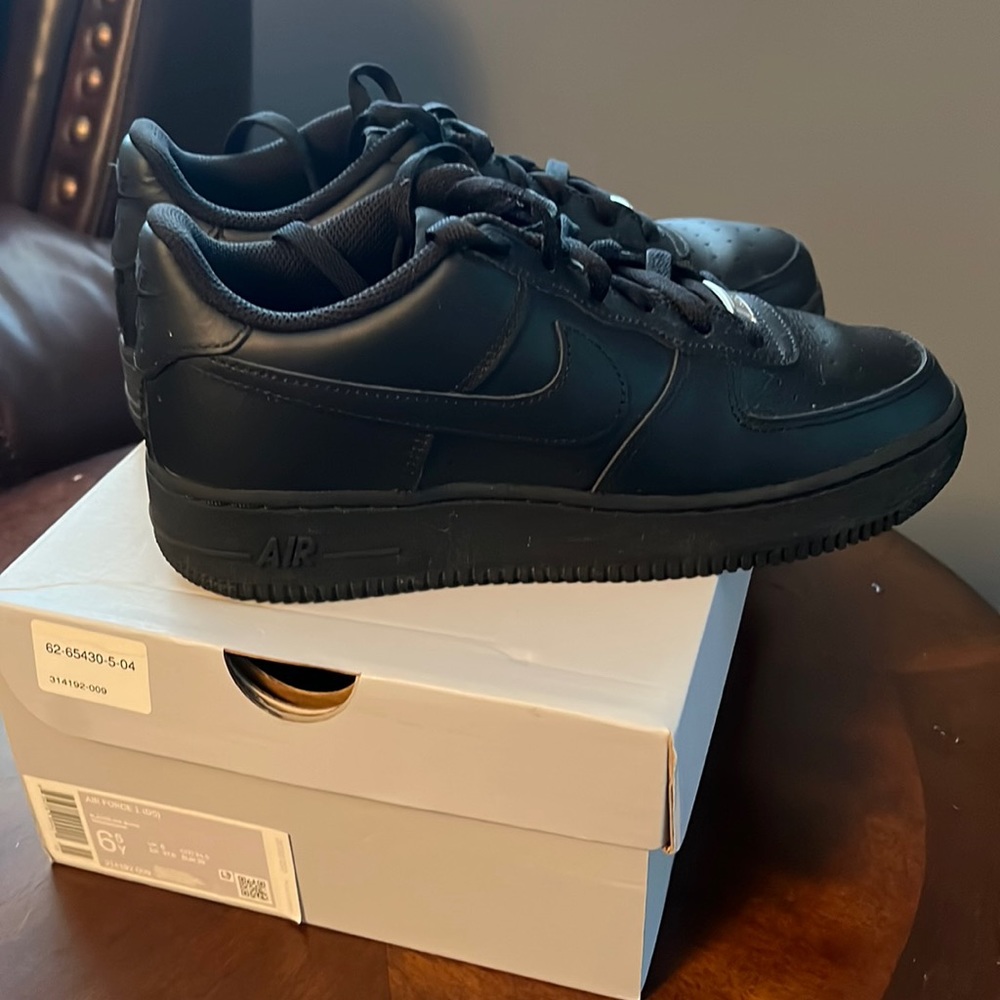 Black Air Force 1’s